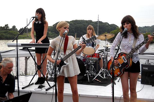roxy-surf-camp-09