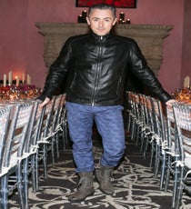 Alan Cumming keeps it casual. Photographed by David X Prutting/Courtesy of BFAnyc.com. 562370