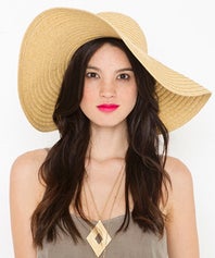 beach hat thumb