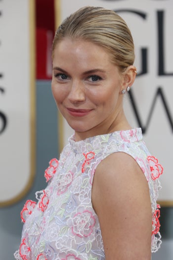 golden-globes-beauty-sienna-miller