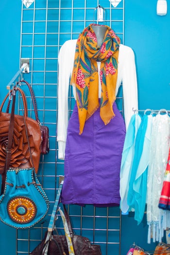 07_NewToYou_Refinery_ShopGirlsVA_26