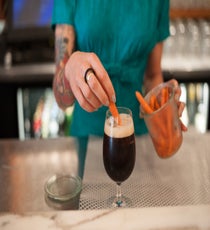 04_R29_Bartenders_SF-25