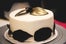hot to decorate a cake