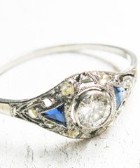 Sparkle Motion: 15 Vintage Engagement Rings For The Cool Bride Rings_O