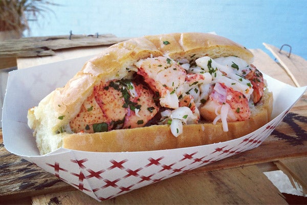 02_Fish-Bar-lobster-roll