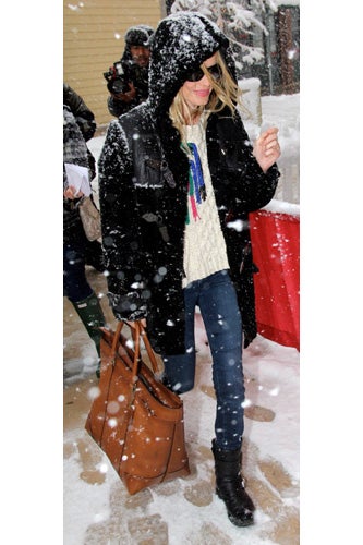 Celebrities-Wearing-Bleecker-Weekend-Tote-2