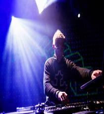 Diplo on the ones-and-twos, looking heavenly.
Photos: Courtesy of BFAnyc.com
colehaan10