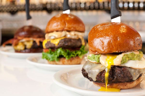 02_Slaters-5050-Burger-2