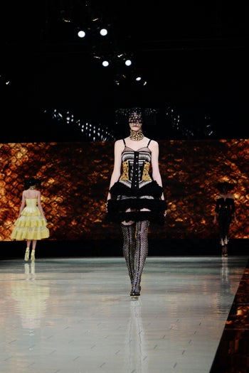 21_McQueen_SS13_NinaW_22