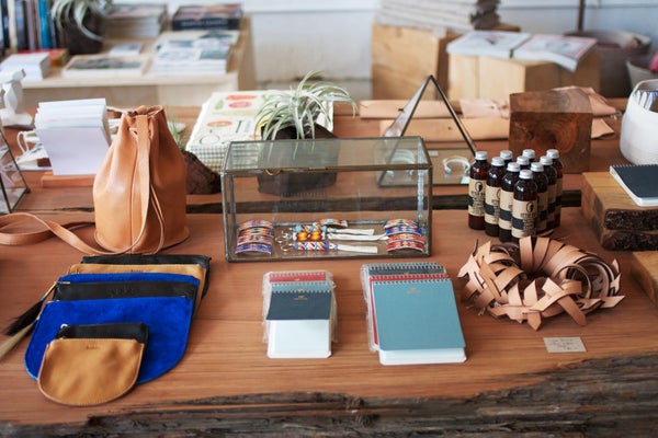 19_simone-gift-guide-hires-3