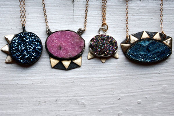 clean-wild-jewels-picslide