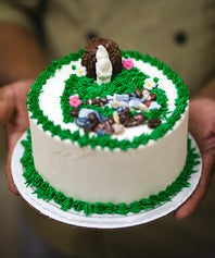 hot to decorate a cake
