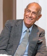 Adorable Alert! Oscar De La Renta Serenades His Niece's Wedding o