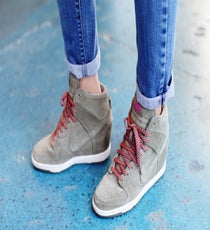 Nike Dunks are the perfect finish to a casual-cool ensemble. 16_KATHERINE&GABRIELLE_R29_15