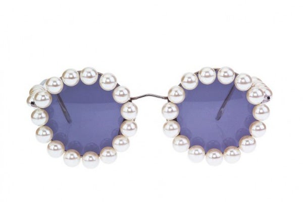 103C-VINTAGE-CHANEL-ROUND-SUNGLASSES-WITH-PEARL-RESIZED-e1331767411268-550x440