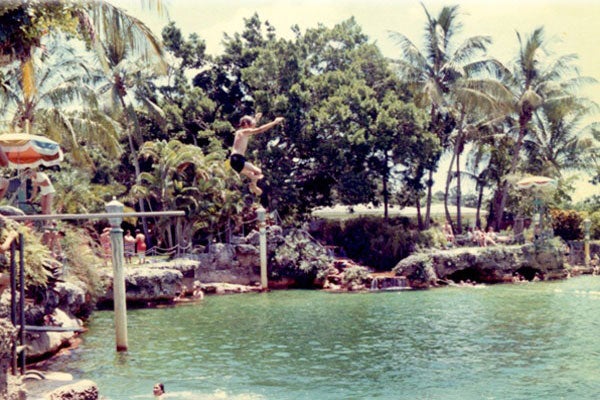 VENETIAN-POOL
