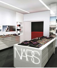 New Kid On The Block! NARS Opens On Fillmore Street opener