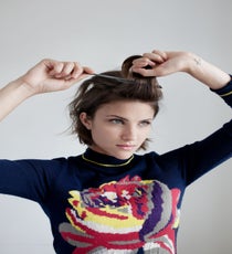To start, section off the top of your hair and lightly tease with a comb.
Suno Sweater quick-beauty-17
