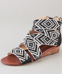 7 Stroll-Ready Sandals That'll Make You Ditch Your Flips opener