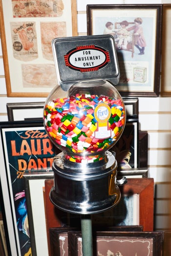 05_R29-Ellie_Eckert_Candy-262
