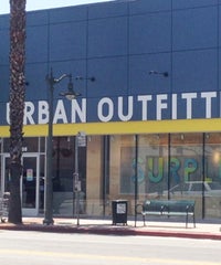 UO-Surplus-Store-LA-Racked-Opener
