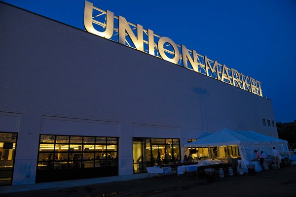 Union-Market-Signslide