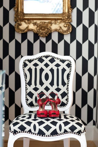 8-Wallpaper-small-room-or-hallwayslide