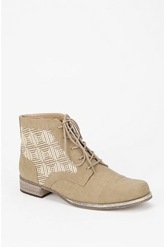 19_ecoteSenora_UO_$79